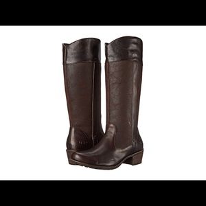 Ugg leather boots size 8